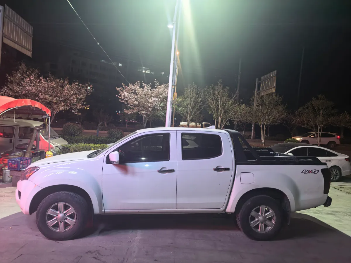 2020 Isuzu LingTuo 2.5T 150HP L4 6AT,autocango,china used car exporter,china ev exporter,chinese used car exporter,chinese used ev exporter