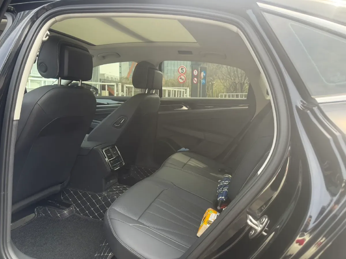 2024 Volkswagen Passat 2.0T 186HP L4 7DCT,autocango,china used car exporter,china ev exporter,chinese used car exporter,chinese used ev exporter