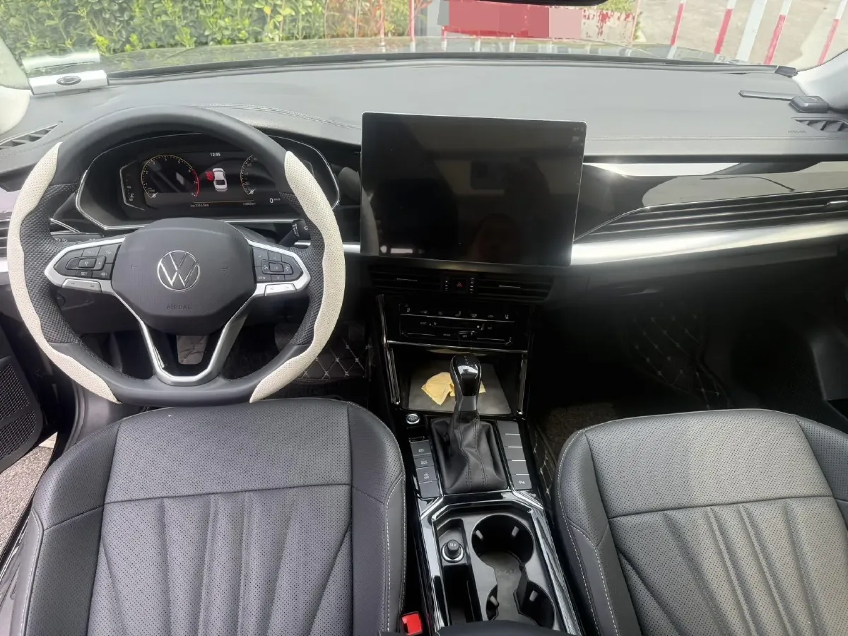 2024 Volkswagen Passat 2.0T 186HP L4 7DCT,autocango,china used car exporter,china ev exporter,chinese used car exporter,chinese used ev exporter