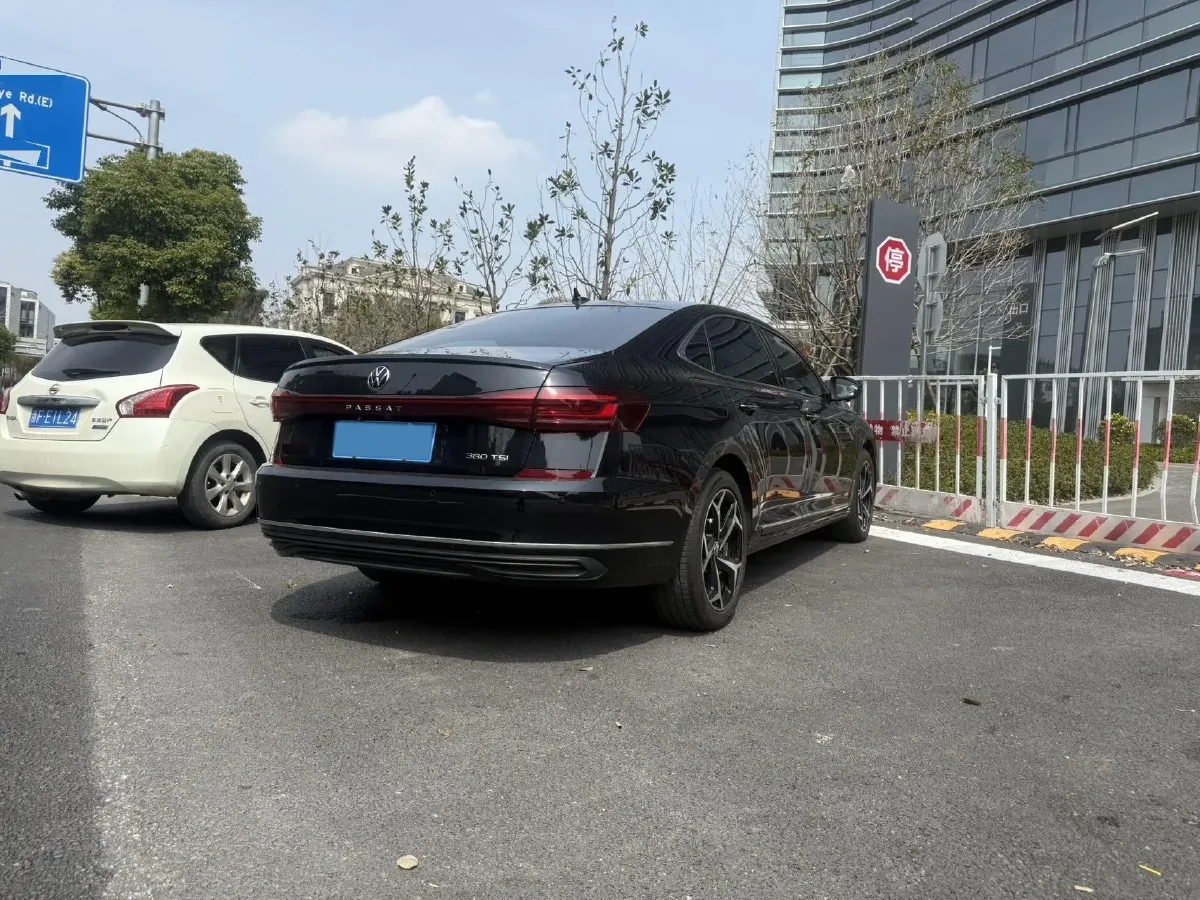 2024 Volkswagen Passat 2.0T 186HP L4 7DCT,autocango,china used car exporter,china ev exporter,chinese used car exporter,chinese used ev exporter