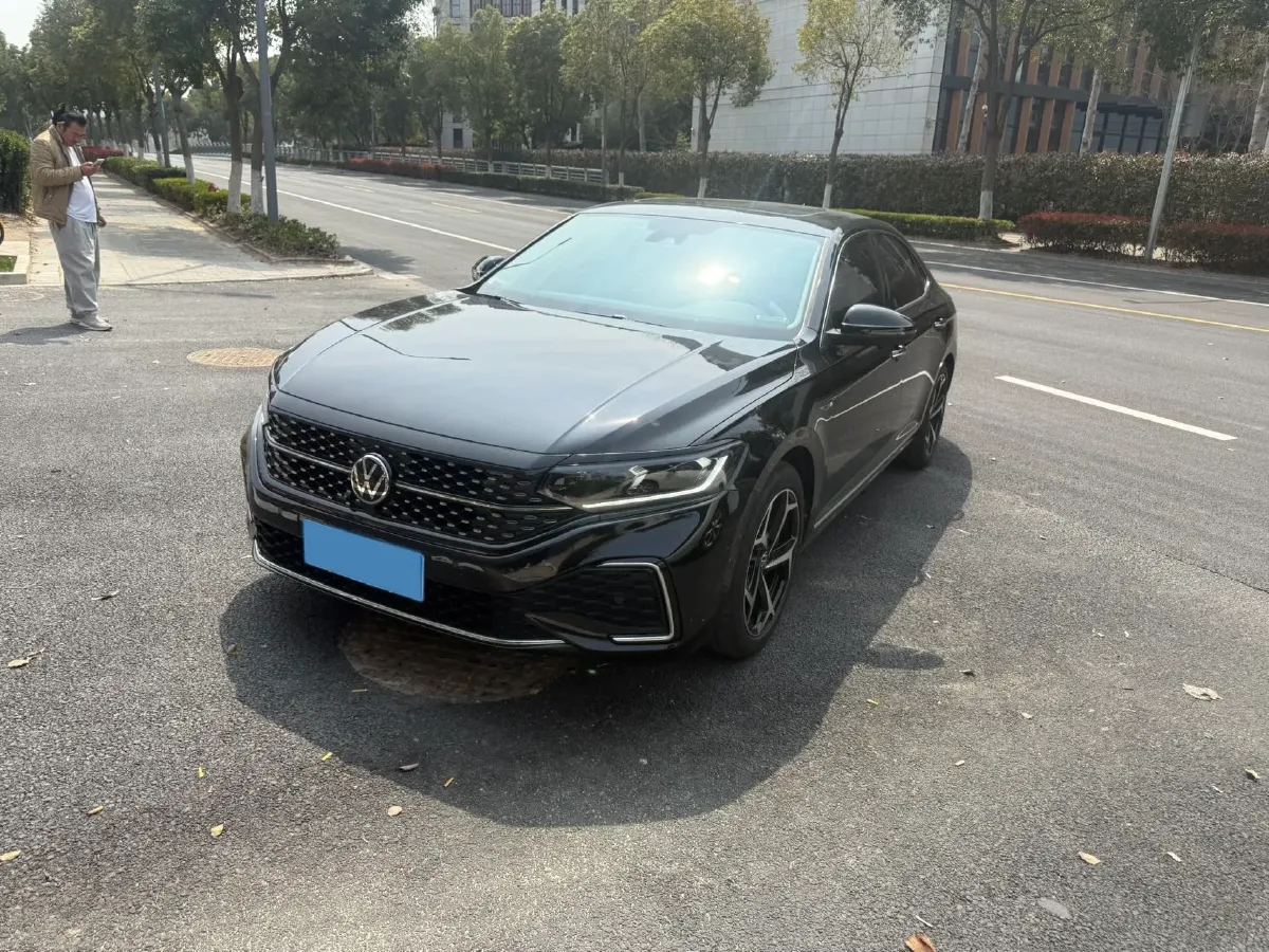2024 Volkswagen Passat 2.0T 186HP L4 7DCT,autocango,china used car exporter,china ev exporter,chinese used car exporter,chinese used ev exporter