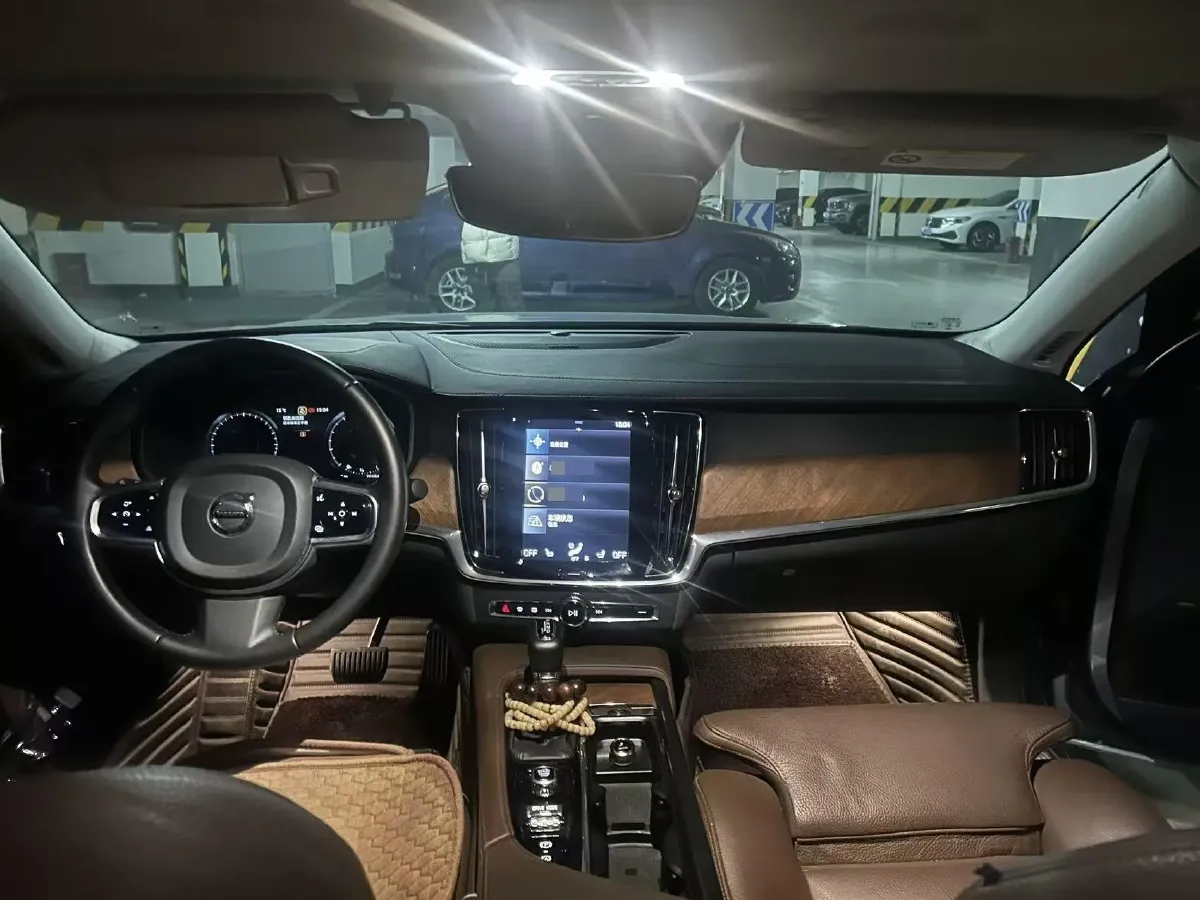 2020 Volvo S90 2.0T 254HP L4 8AT,autocango,china used car exporter,china ev exporter,chinese used car exporter,chinese used ev exporter