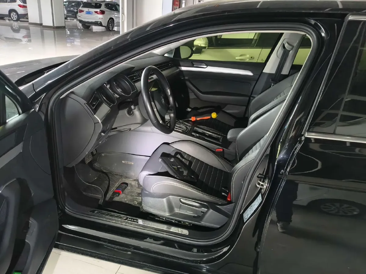 2020 Volkswagen Magotan 1.4T 150HP L4 7DCT,autocango,china used car exporter,china ev exporter,chinese used car exporter,chinese used ev exporter