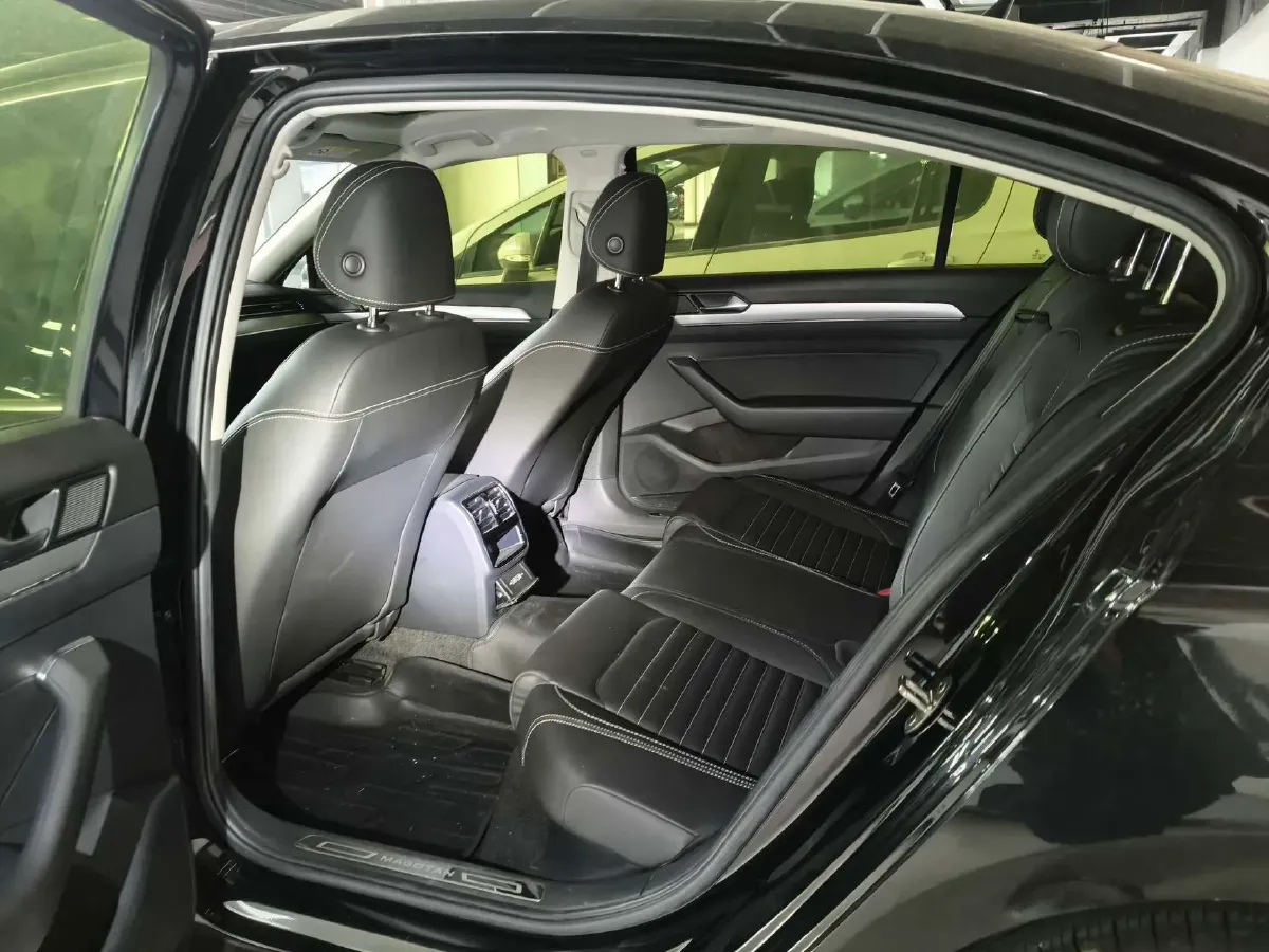 2020 Volkswagen Magotan 1.4T 150HP L4 7DCT,autocango,china used car exporter,china ev exporter,chinese used car exporter,chinese used ev exporter