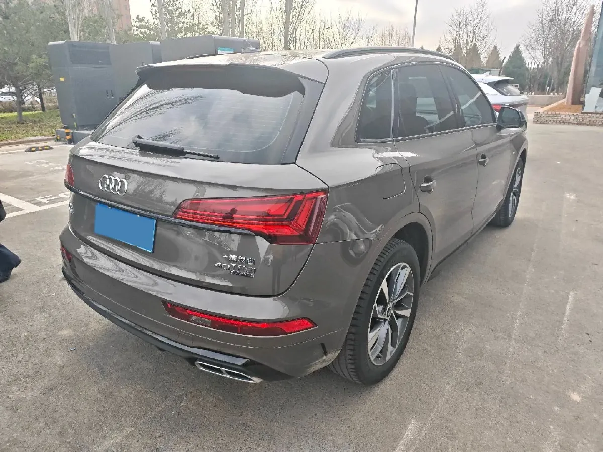 2023 Audi Q5L 2.0T 190HP L4 7DCT,autocango,china used car exporter,china ev exporter,chinese used car exporter,chinese used ev exporter