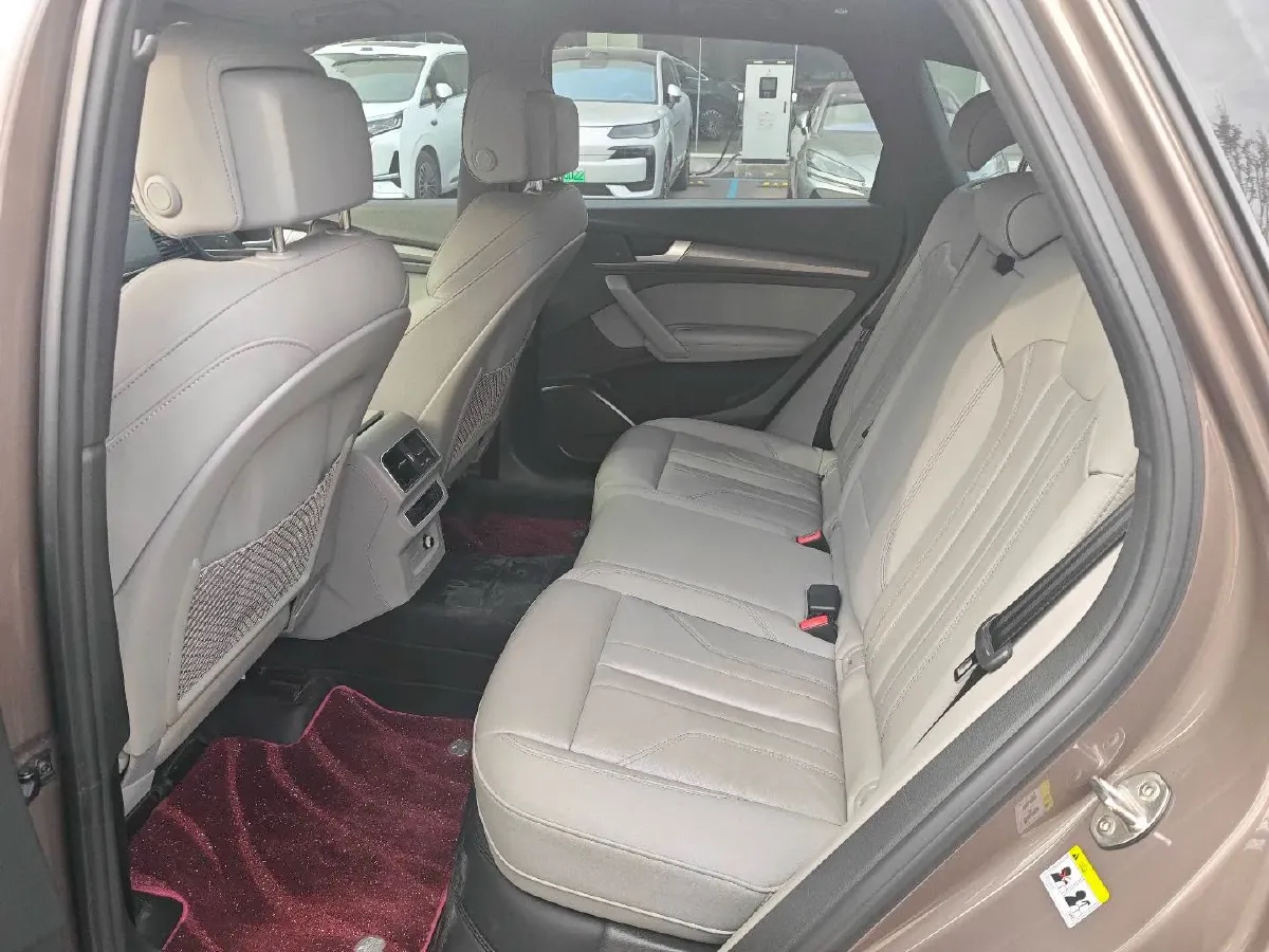 2023 Audi Q5L 2.0T 190HP L4 7DCT,autocango,china used car exporter,china ev exporter,chinese used car exporter,chinese used ev exporter