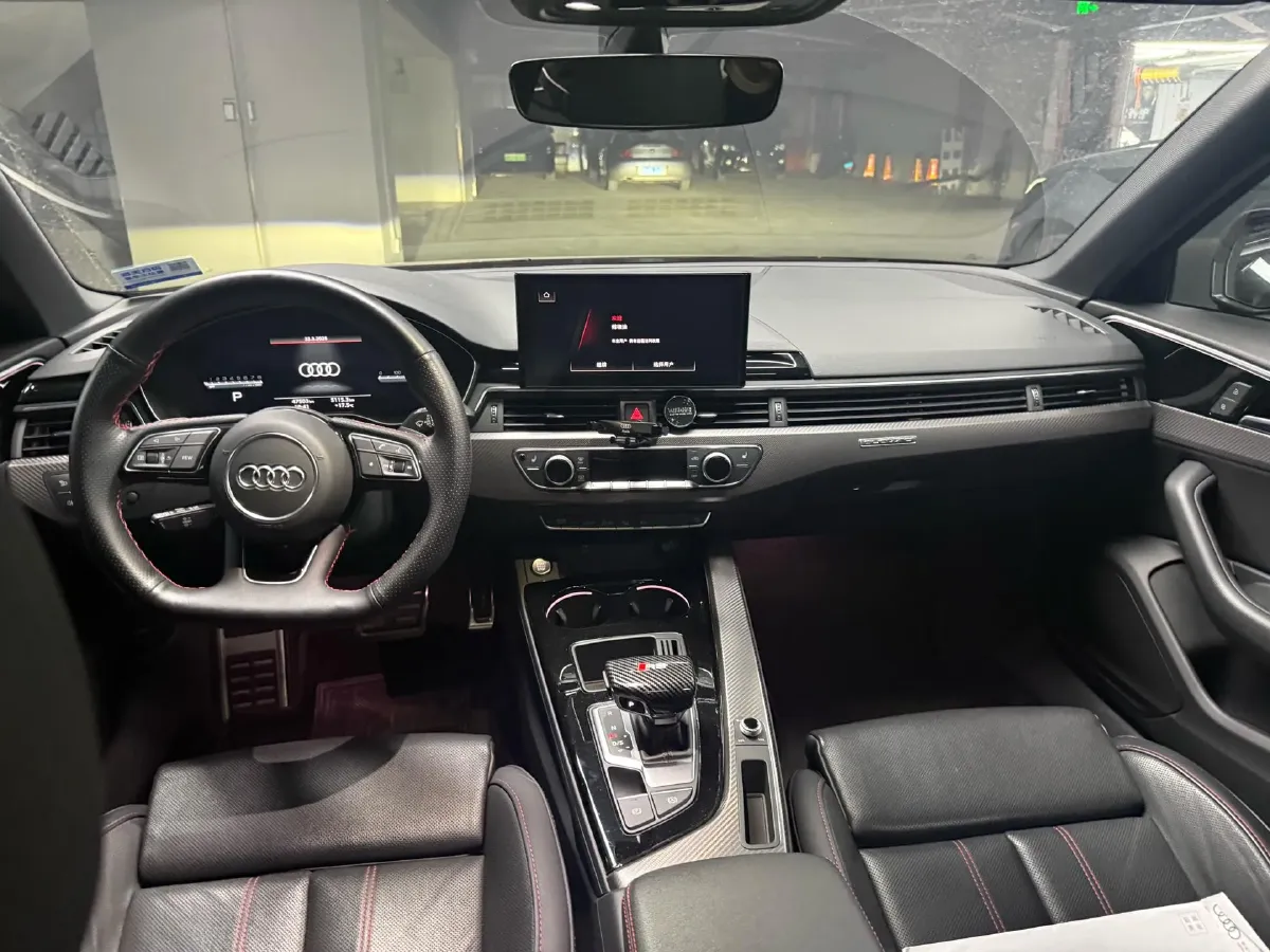 2022 Audi A4L 2.0T 190HP L4 7DCT,autocango,china used car exporter,china ev exporter,chinese used car exporter,chinese used ev exporter