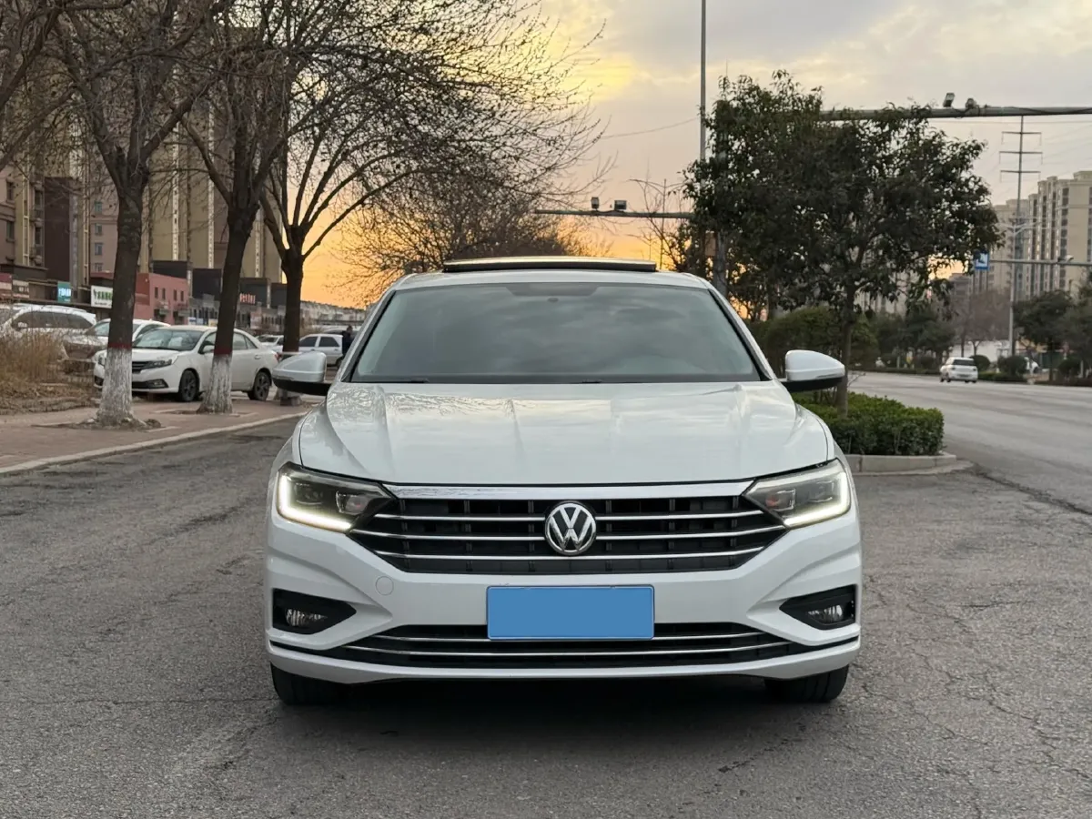 2019 Jeep Renegade 1.3T 173HP L4 7DCT,autocango,china used car exporter,china ev exporter,chinese used car exporter,chinese used ev exporter