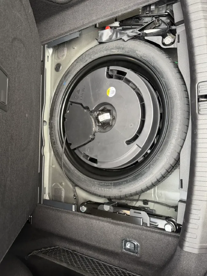 2024 Audi A6L 2.0T 245HP L4 7DCT,autocango,china used car exporter,china ev exporter,chinese used car exporter,chinese used ev exporter