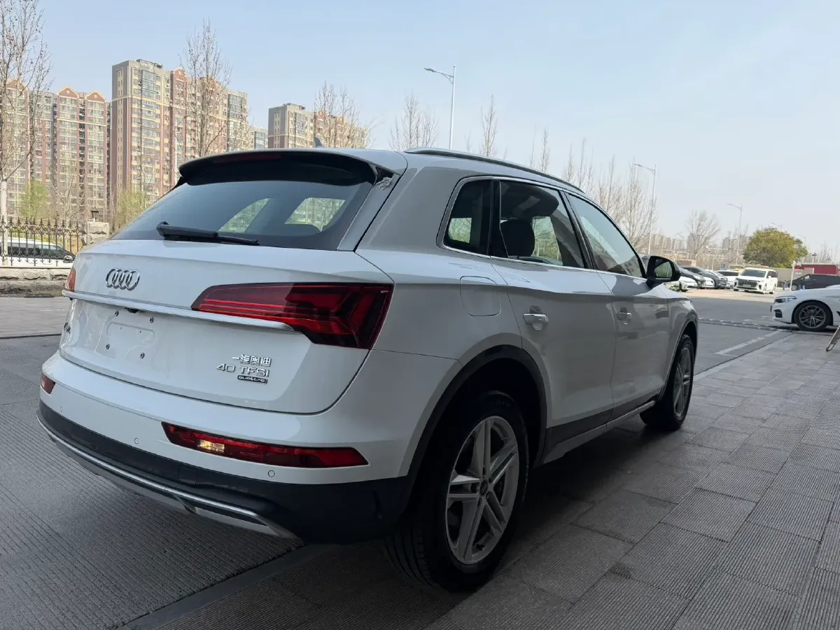2022 Audi Q5L 2.0T 190HP L4 7DCT,autocango,china used car exporter,china ev exporter,chinese used car exporter,chinese used ev exporter