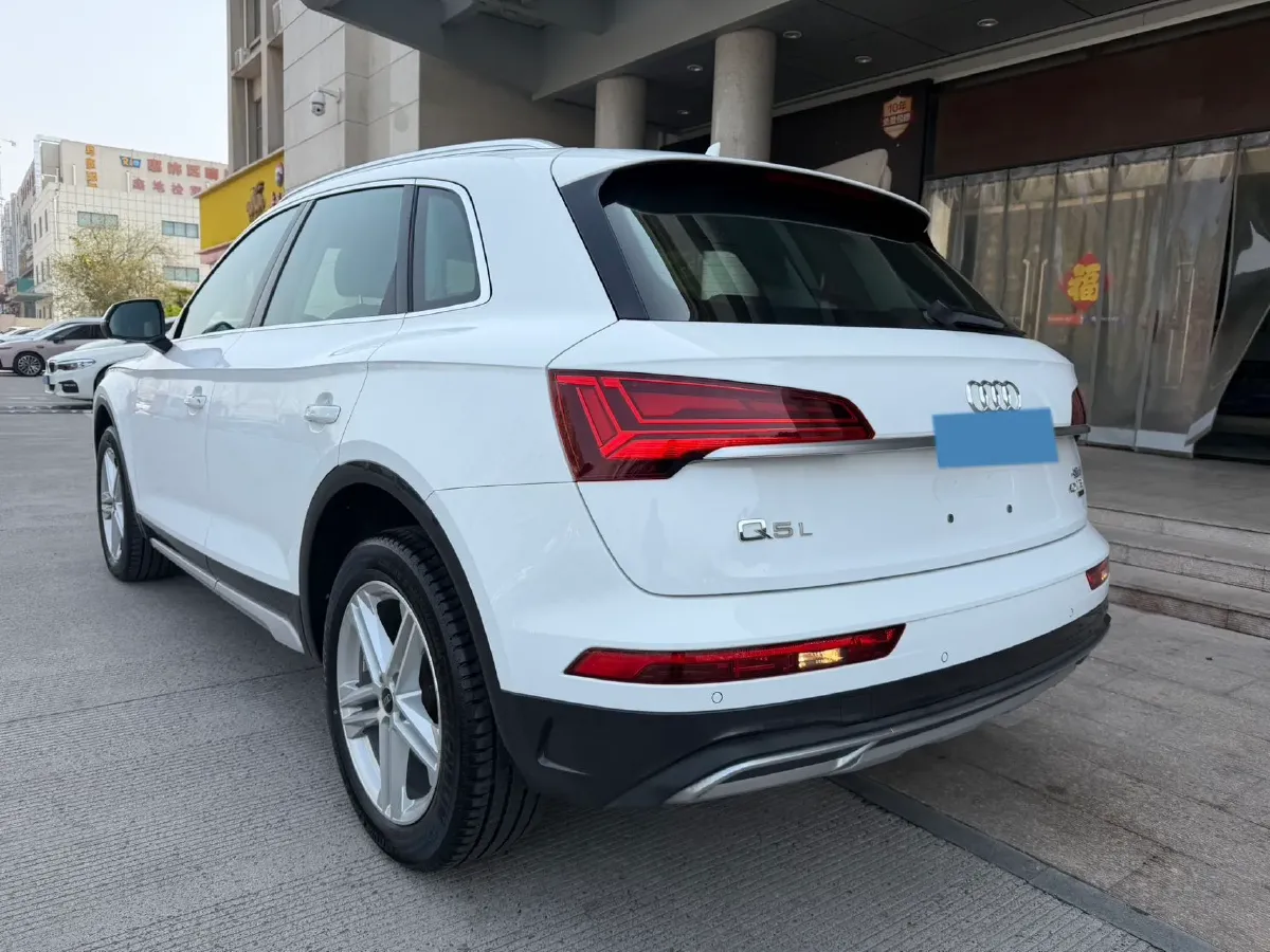 2022 Audi Q5L 2.0T 190HP L4 7DCT,autocango,china used car exporter,china ev exporter,chinese used car exporter,chinese used ev exporter