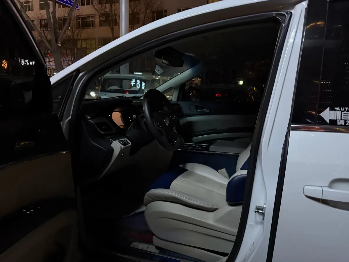 2020 Buick GL8 2.0T 237HP L4 9AT,autocango,china used car exporter,china ev exporter,chinese used car exporter,chinese used ev exporter