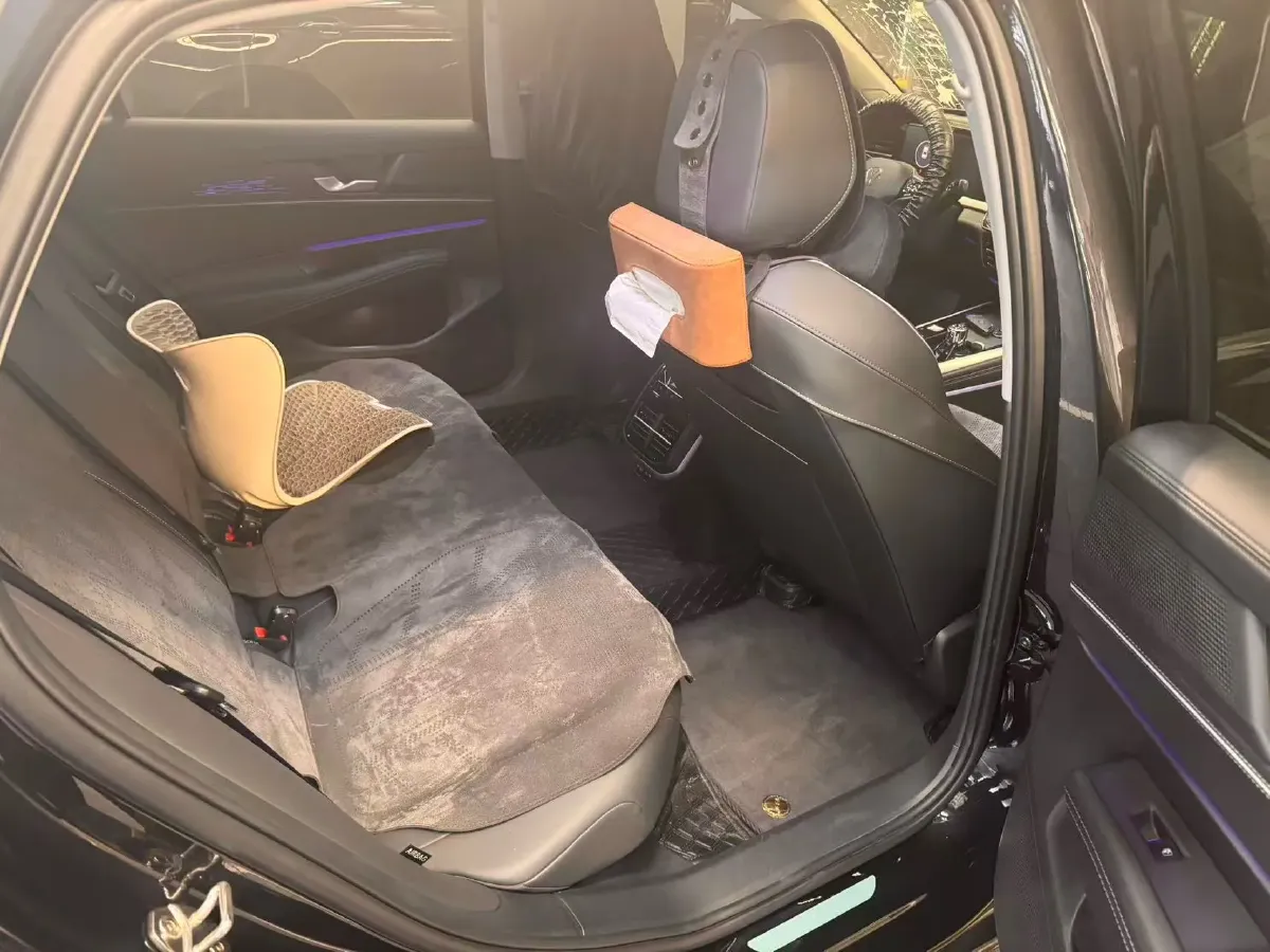 2025 Volkswagen Passat 2.0T 220HP L4 7DCT,autocango,china used car exporter,china ev exporter,chinese used car exporter,chinese used ev exporter