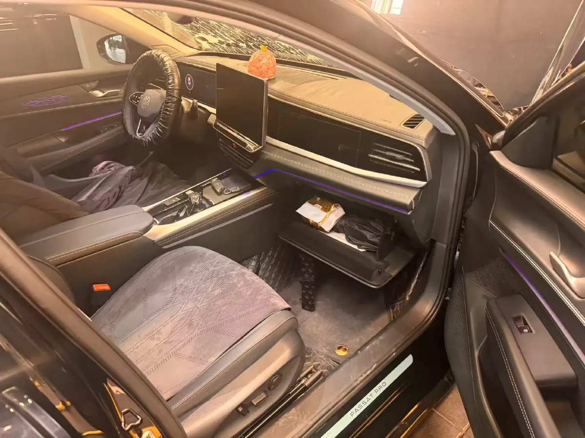 2025 Volkswagen Passat 2.0T 220HP L4 7DCT,autocango,china used car exporter,china ev exporter,chinese used car exporter,chinese used ev exporter