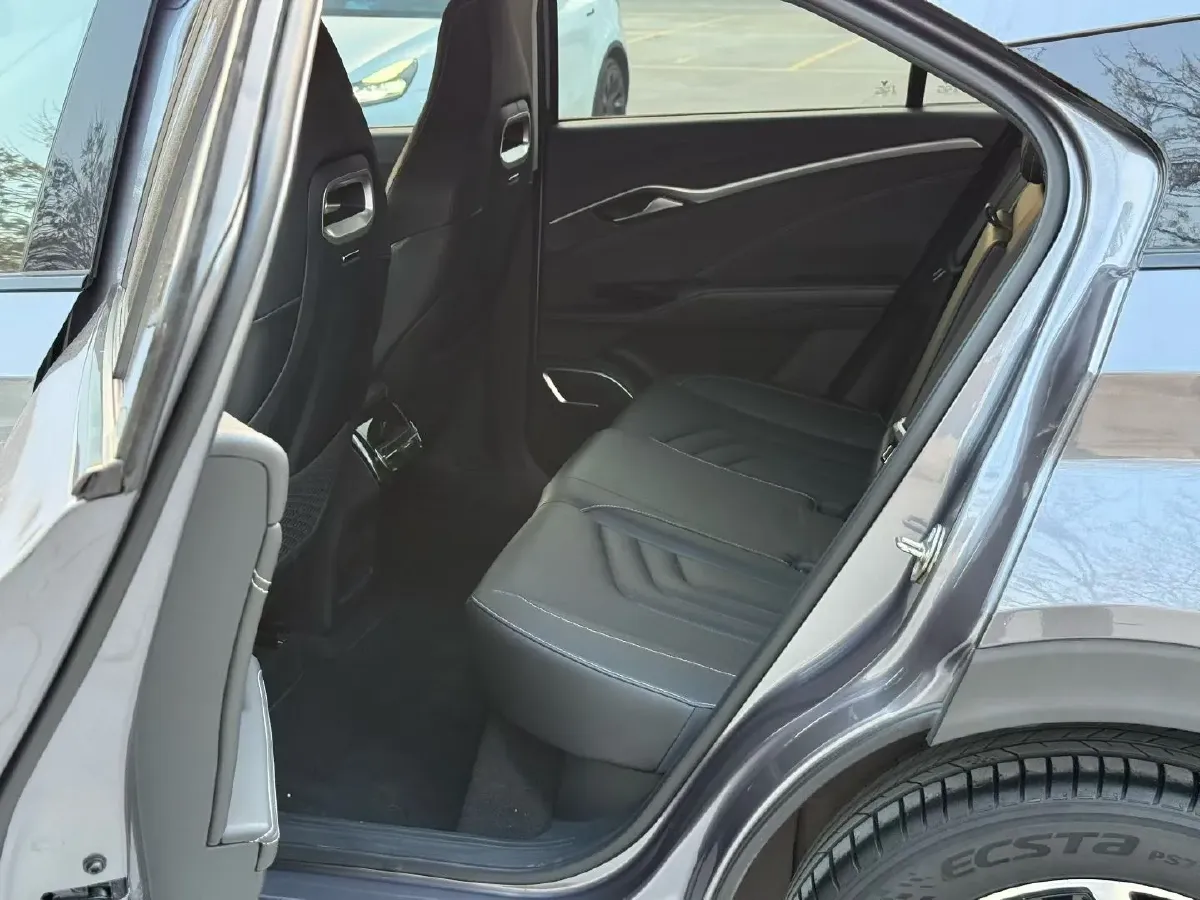 2021 Roewe RX5 1.5T 181HP L4 7DCT,autocango,china used car exporter,china ev exporter,chinese used car exporter,chinese used ev exporter