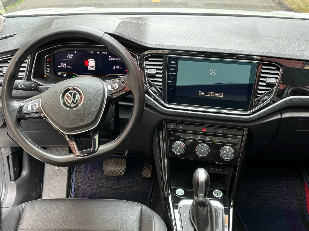 2022 Volkswagen T-Roc 1.4T 150HP L4 7DCT,autocango,china used car exporter,china ev exporter,chinese used car exporter,chinese used ev exporter