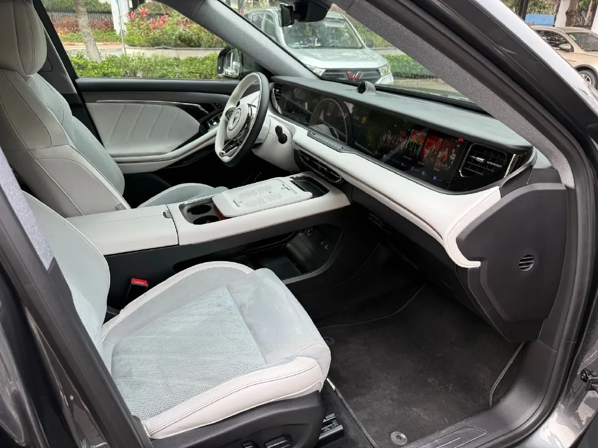 2025 Voyah FREE 1.5T 150HP L4 REEV 43KWH,autocango,china used car exporter,china ev exporter,chinese used car exporter,chinese used ev exporter