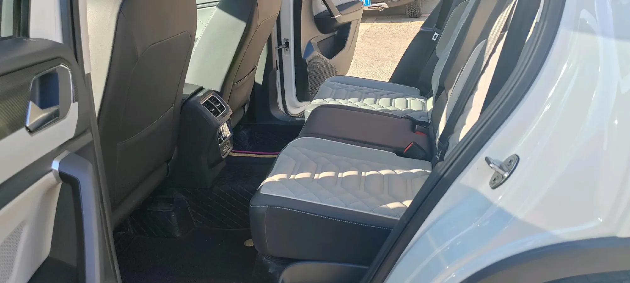 2023 Volkswagen Tayron 1.4T 150HP L4 7DCT,autocango,china used car exporter,china ev exporter,chinese used car exporter,chinese used ev exporter