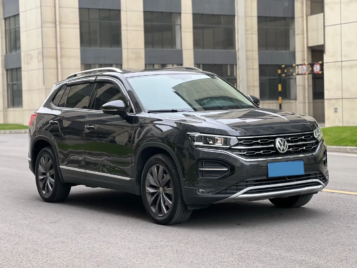 2019 Jeep Cherokee 2.0T 234HP L4 9AT,autocango,china used car exporter,china ev exporter,chinese used car exporter,chinese used ev exporter