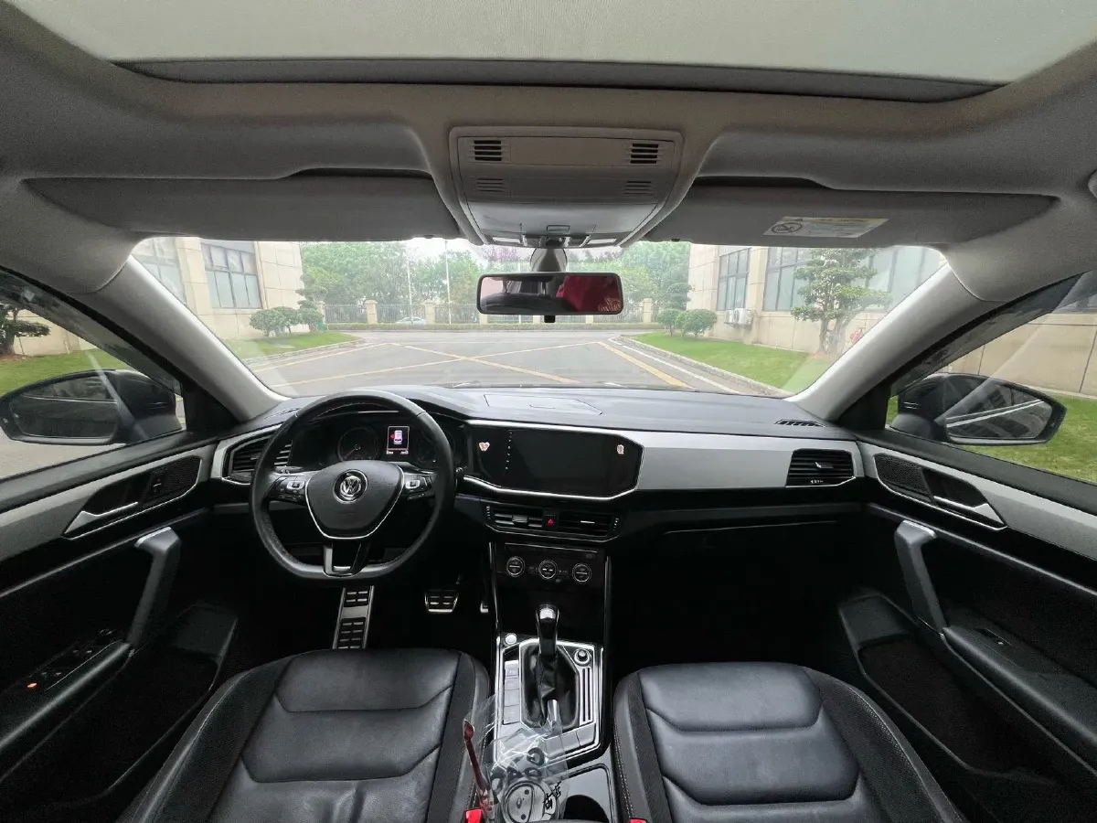 2019 Jeep Cherokee 2.0T 234HP L4 9AT,autocango,china used car exporter,china ev exporter,chinese used car exporter,chinese used ev exporter