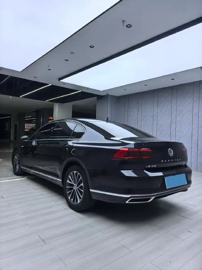 2020 Volkswagen Magotan 2.0T 186HP L4 7DCT,autocango,china used car exporter,china ev exporter,chinese used car exporter,chinese used ev exporter
