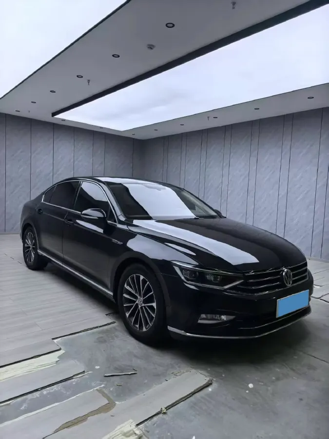 2020 Volkswagen Magotan 2.0T 186HP L4 7DCT,autocango,china used car exporter,china ev exporter,chinese used car exporter,chinese used ev exporter