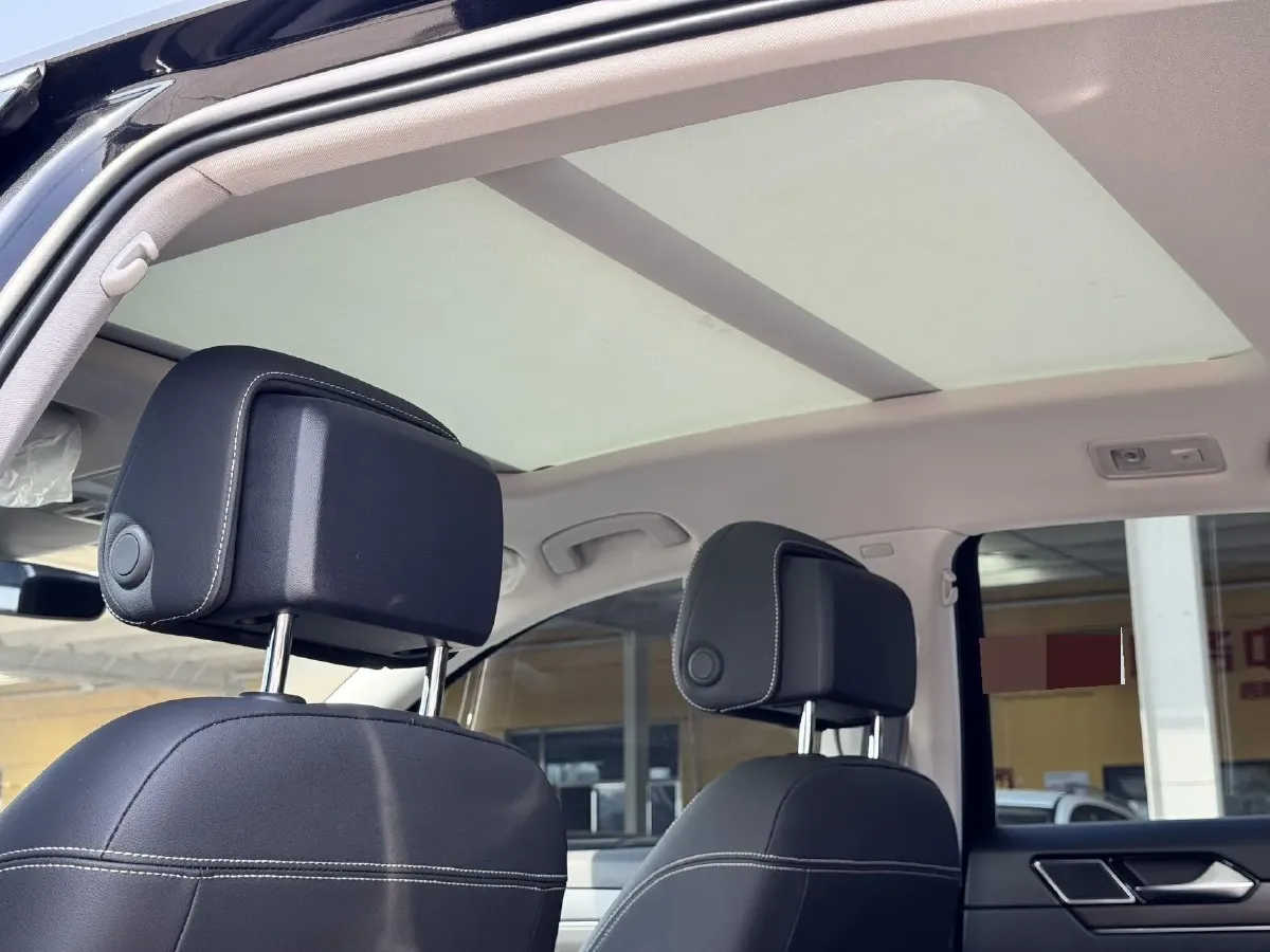 2020 Volkswagen Magotan 2.0T 220HP L4 7DCT,autocango,china used car exporter,china ev exporter,chinese used car exporter,chinese used ev exporter