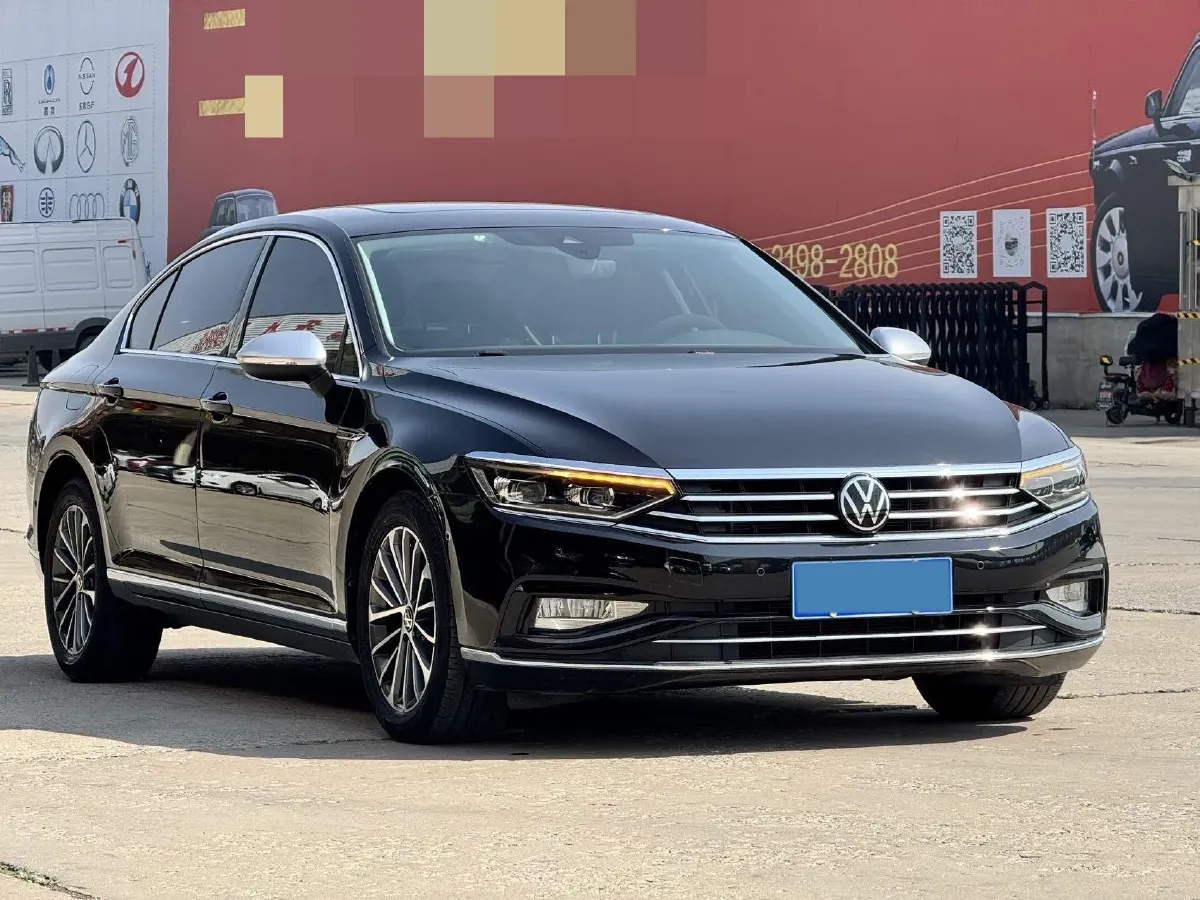 2020 Volkswagen Magotan 2.0T 220HP L4 7DCT,autocango,china used car exporter,china ev exporter,chinese used car exporter,chinese used ev exporter