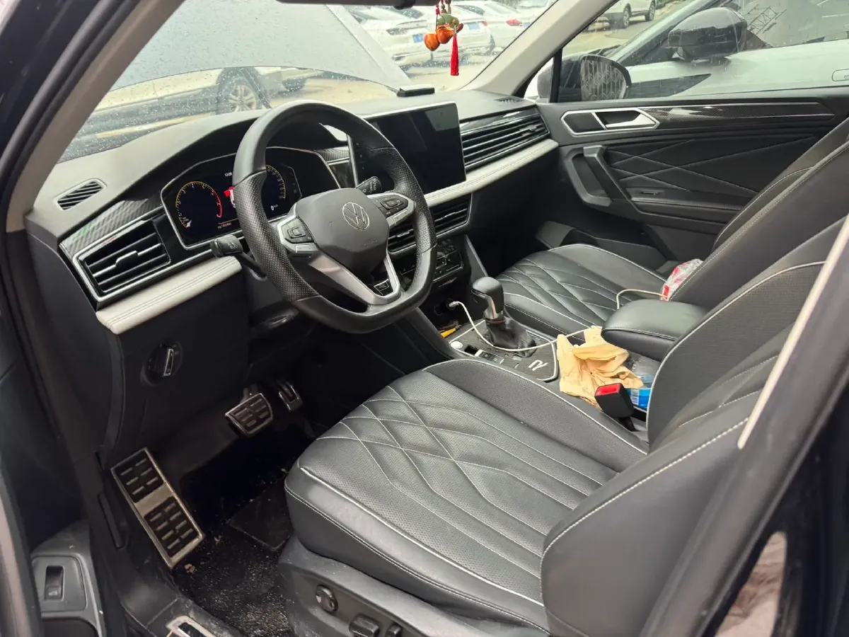 2024 Volkswagen Tiguan L 2.0T 186HP L4 7DCT,autocango,china used car exporter,china ev exporter,chinese used car exporter,chinese used ev exporter