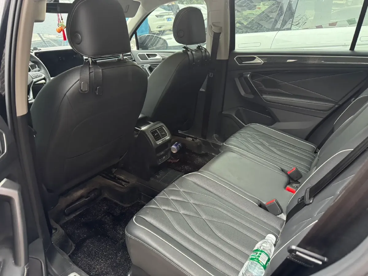 2024 Volkswagen Tiguan L 2.0T 186HP L4 7DCT,autocango,china used car exporter,china ev exporter,chinese used car exporter,chinese used ev exporter