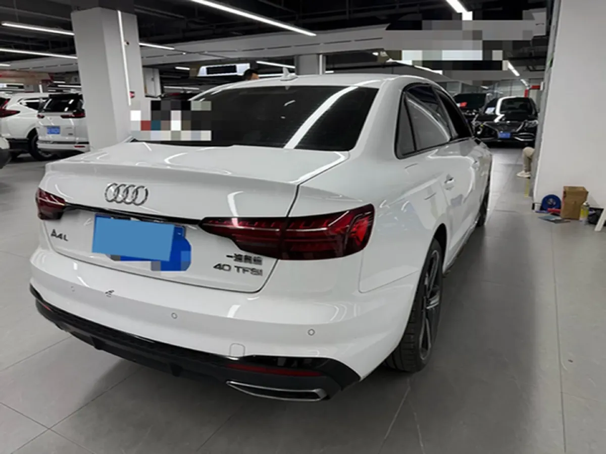2024 Audi A4L 2.0T 190HP L4 7DCT,autocango,china used car exporter,china ev exporter,chinese used car exporter,chinese used ev exporter
