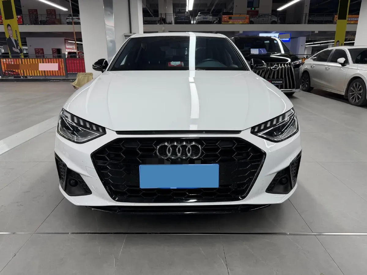 2024 Audi A4L 2.0T 190HP L4 7DCT,autocango,china used car exporter,china ev exporter,chinese used car exporter,chinese used ev exporter