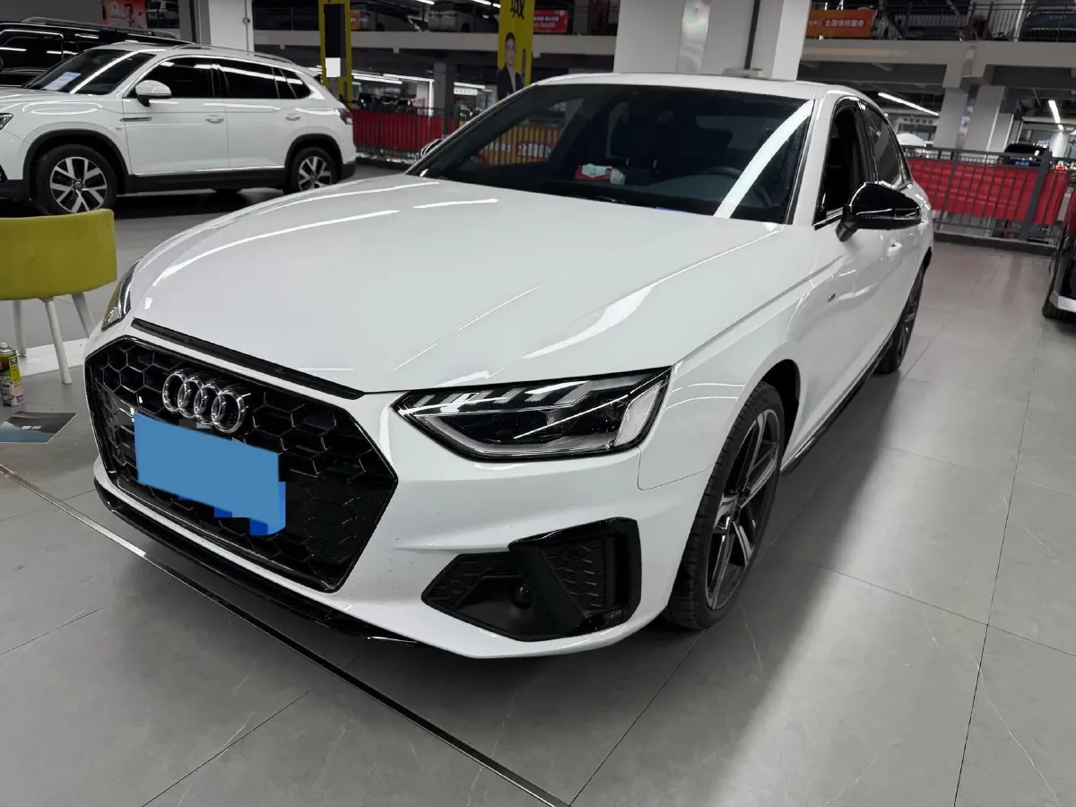 2024 Audi A4L 2.0T 190HP L4 7DCT,autocango,china used car exporter,china ev exporter,chinese used car exporter,chinese used ev exporter