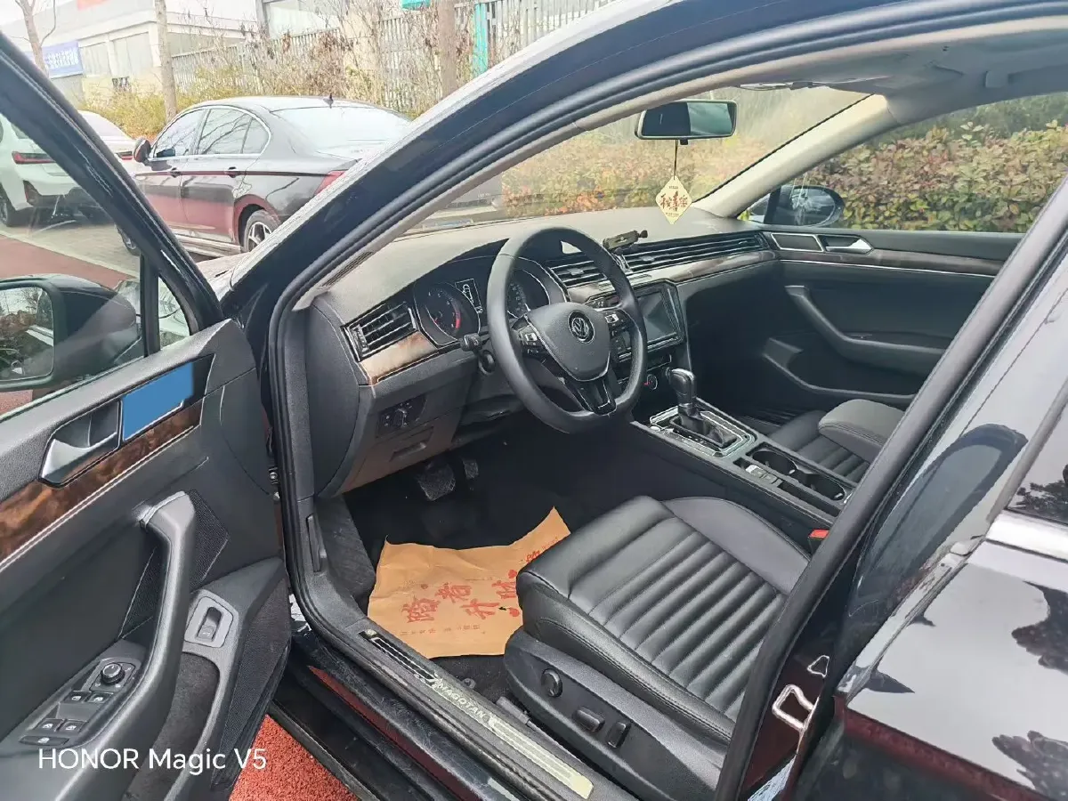 2020 Volkswagen Magotan 2.0T 186HP L4 7DCT,autocango,china used car exporter,china ev exporter,chinese used car exporter,chinese used ev exporter