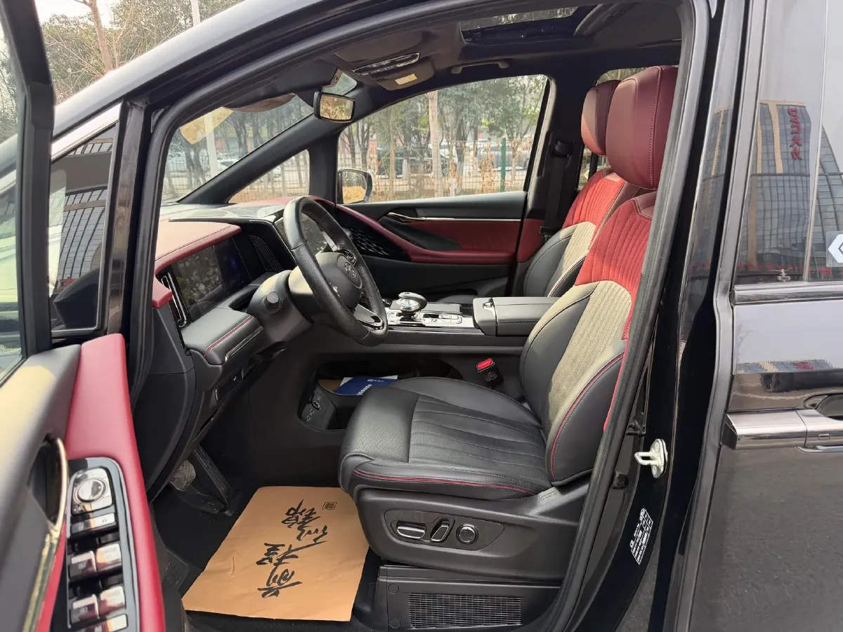 2023 GAC Trumpchi M8 2.0T 252HP L4 8AT,autocango,china used car exporter,china ev exporter,chinese used car exporter,chinese used ev exporter