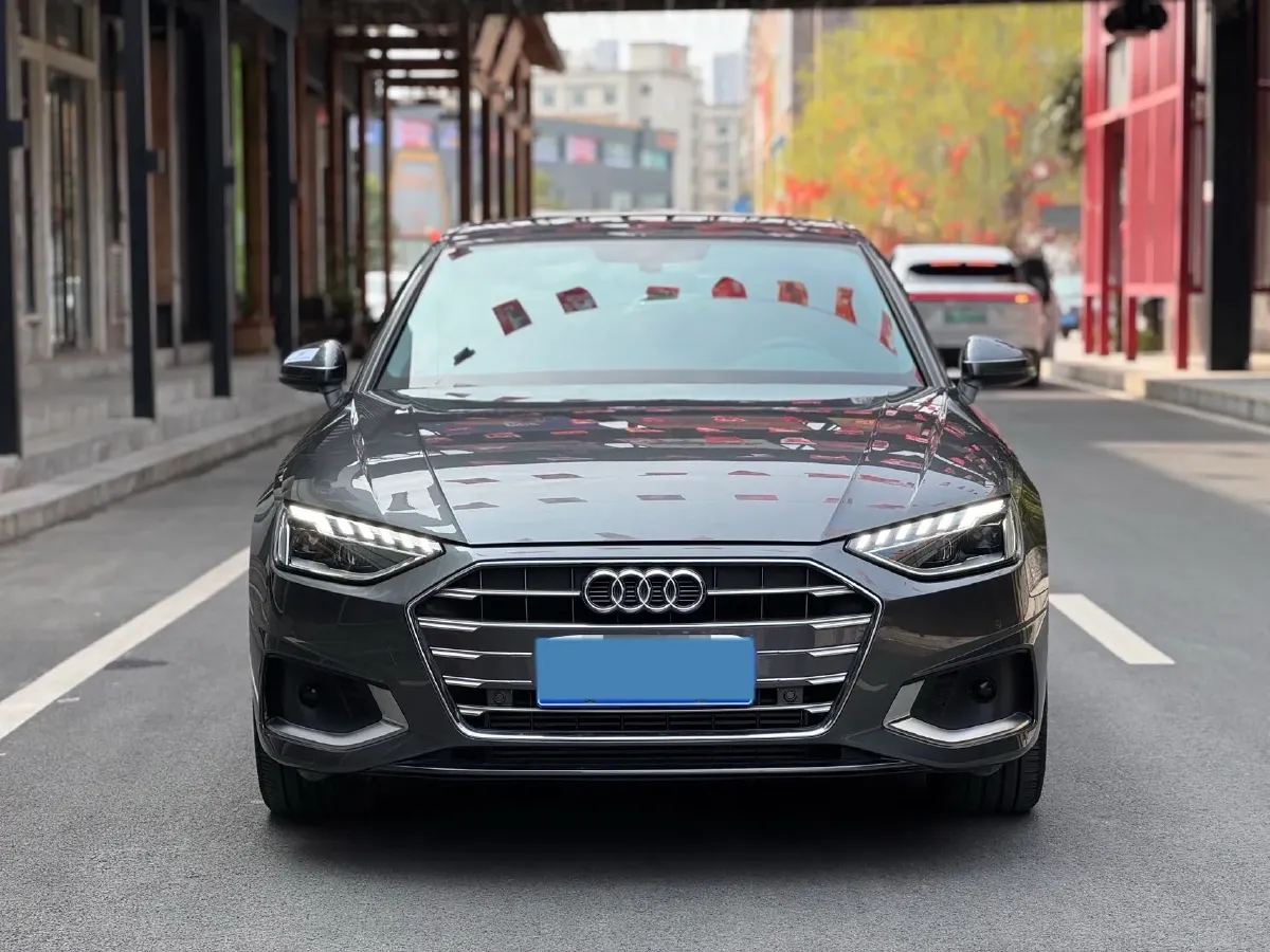 2022 Audi A4L 2.0T 190HP L4 7DCT,autocango,china used car exporter,china ev exporter,chinese used car exporter,chinese used ev exporter