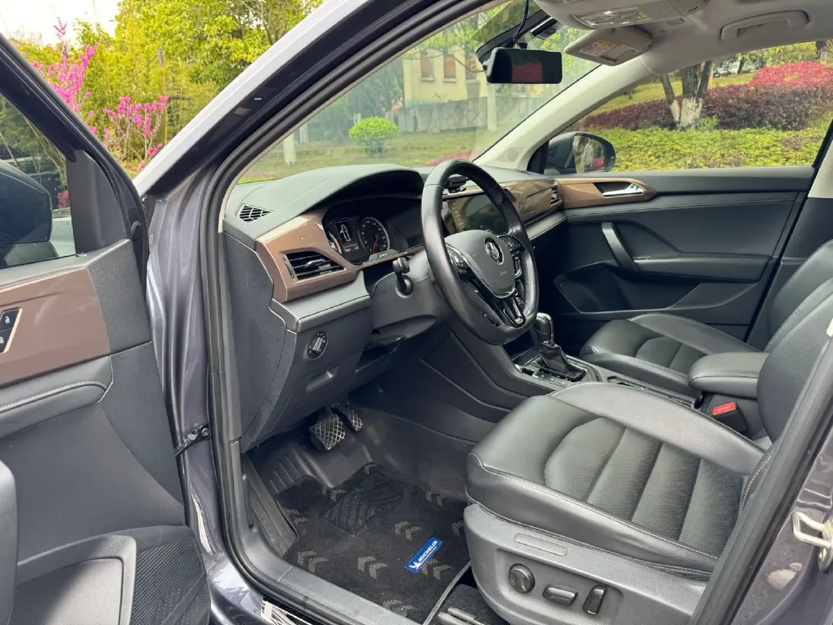 2021 Volkswagen Tharu 1.4T 150HP L4 7DCT,autocango,china used car exporter,china ev exporter,chinese used car exporter,chinese used ev exporter