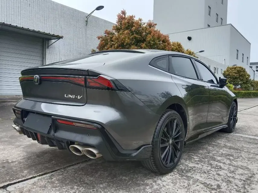 2023 ChangAn UNI-V 1.5T 188HP L4 7DCT,autocango,china used car exporter,china ev exporter,chinese used car exporter,chinese used ev exporter