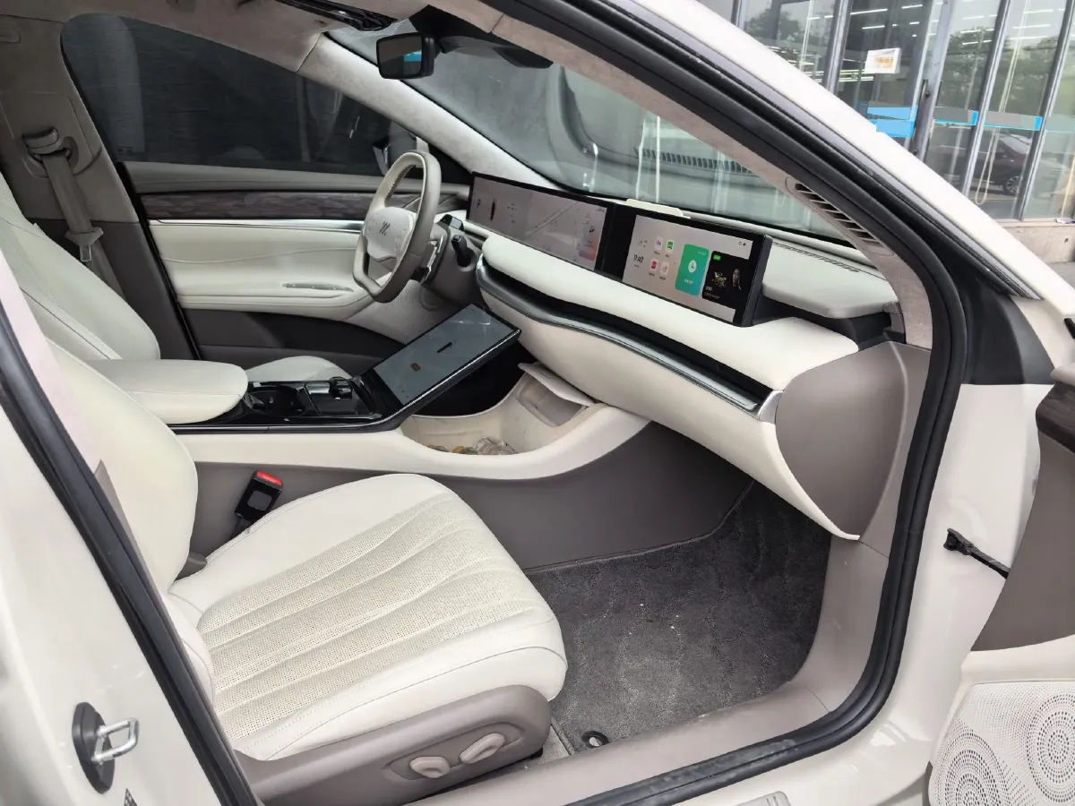 2022 IM L7 BEV 90KWH,autocango,china used car exporter,china ev exporter,chinese used car exporter,chinese used ev exporter