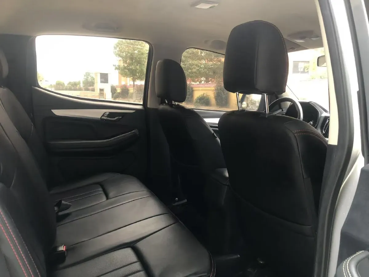 2019 Isuzu LingTuo 2.5T 129HP L4 6MT,autocango,china used car exporter,china ev exporter,chinese used car exporter,chinese used ev exporter