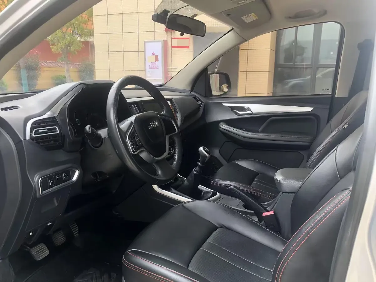 2019 Isuzu LingTuo 2.5T 129HP L4 6MT,autocango,china used car exporter,china ev exporter,chinese used car exporter,chinese used ev exporter
