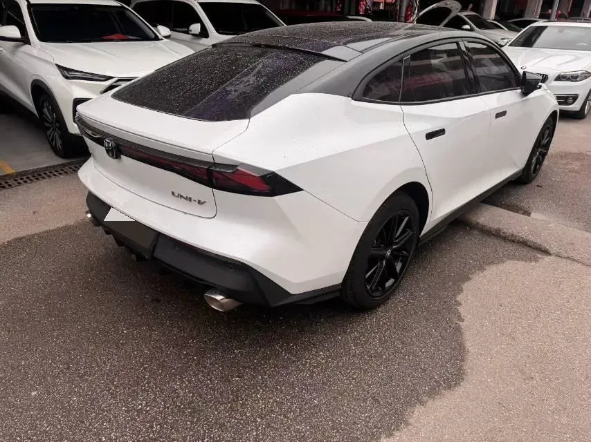 2023 ChangAn UNI-V 1.5T 188HP L4 7DCT,autocango,china used car exporter,china ev exporter,chinese used car exporter,chinese used ev exporter