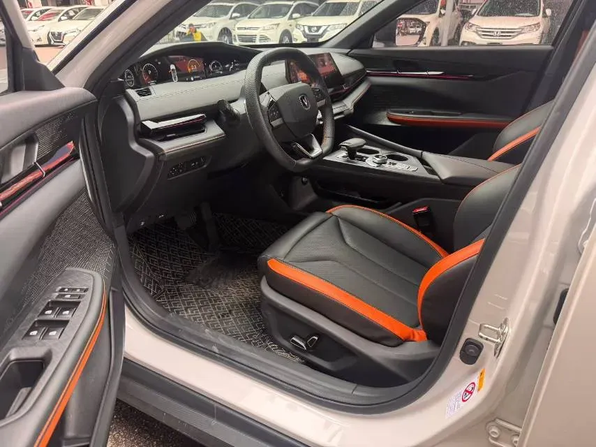 2023 ChangAn UNI-V 1.5T 188HP L4 7DCT,autocango,china used car exporter,china ev exporter,chinese used car exporter,chinese used ev exporter