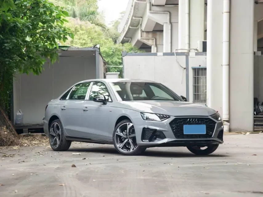 2025 Audi A4L 2.0T 190HP L4 7DCT,autocango,china used car exporter,china ev exporter,chinese used car exporter,chinese used ev exporter