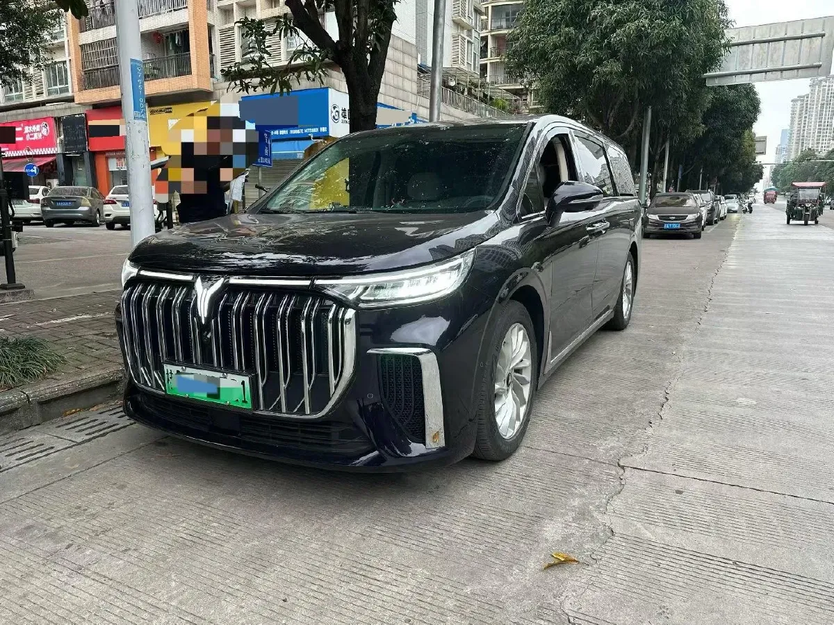 2024 Voyah Dream 1.5T 150HP L4 PHEV 43KWH,autocango,china used car exporter,china ev exporter,chinese used car exporter,chinese used ev exporter