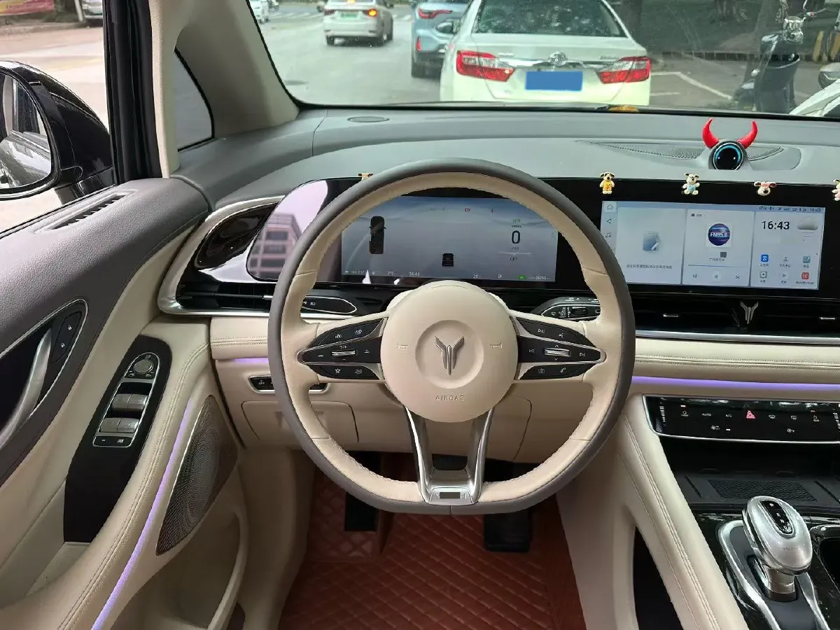 2024 Voyah Dream 1.5T 150HP L4 PHEV 43KWH,autocango,china used car exporter,china ev exporter,chinese used car exporter,chinese used ev exporter