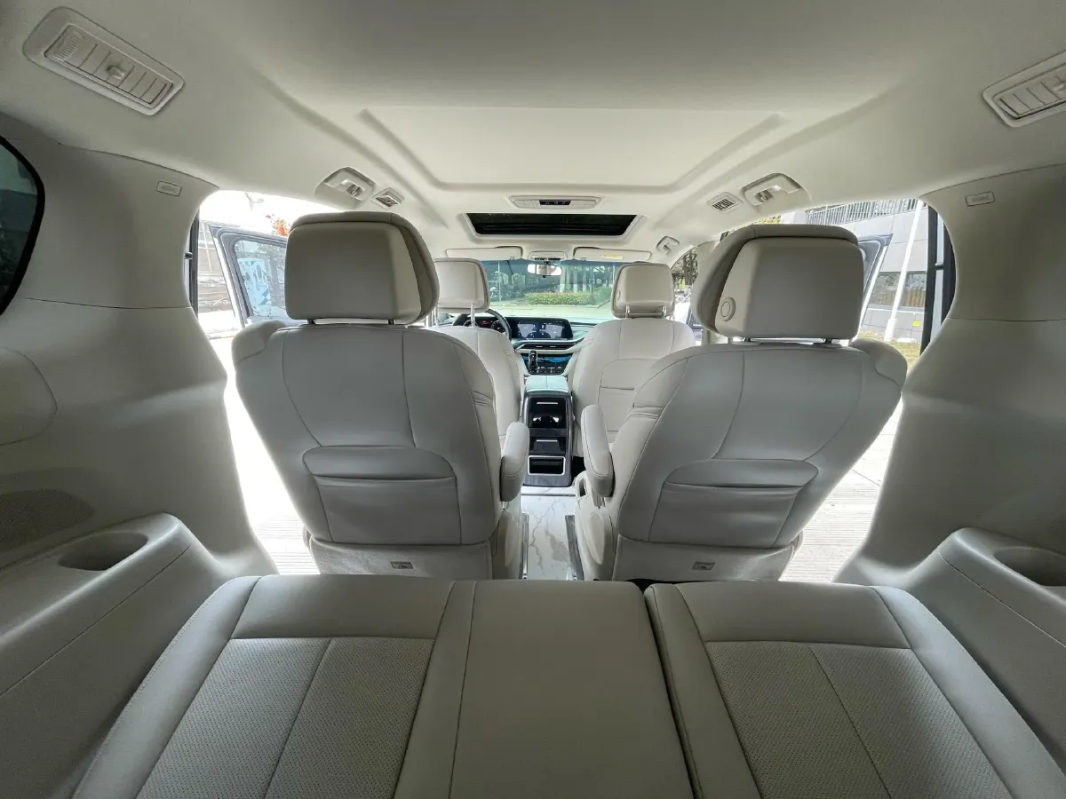 2022 Buick GL8 2.0T 237HP L4 9AT,autocango,china used car exporter,china ev exporter,chinese used car exporter,chinese used ev exporter