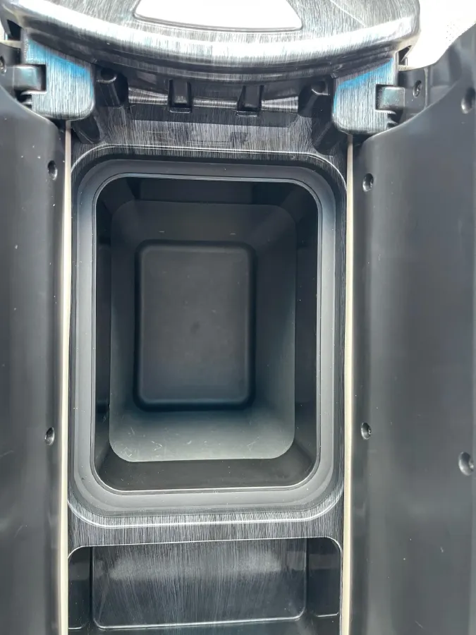 2022 Buick GL8 2.0T 237HP L4 9AT,autocango,china used car exporter,china ev exporter,chinese used car exporter,chinese used ev exporter