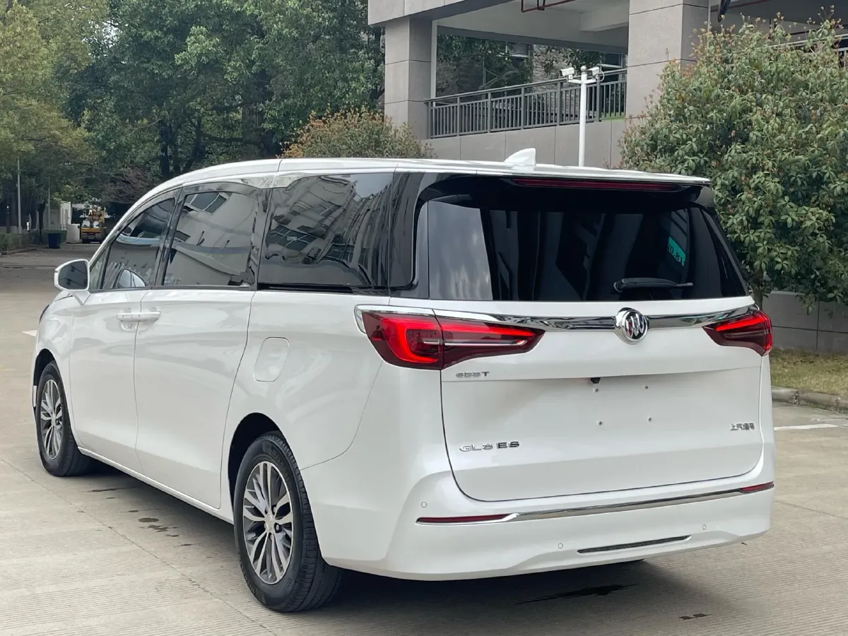 2022 Buick GL8 2.0T 237HP L4 9AT,autocango,china used car exporter,china ev exporter,chinese used car exporter,chinese used ev exporter