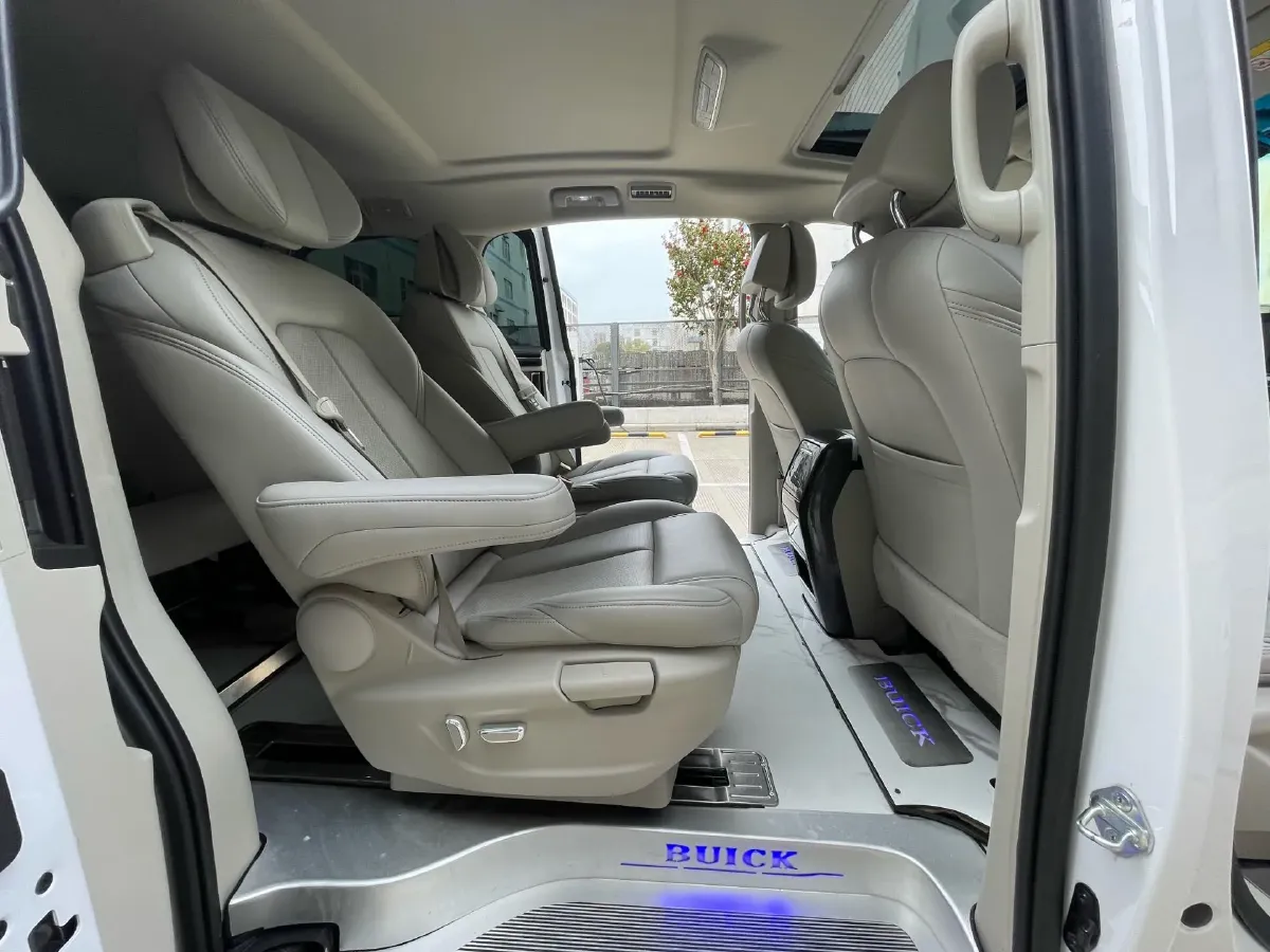 2022 Buick GL8 2.0T 237HP L4 9AT,autocango,china used car exporter,china ev exporter,chinese used car exporter,chinese used ev exporter